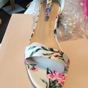 Women’s dress sandal